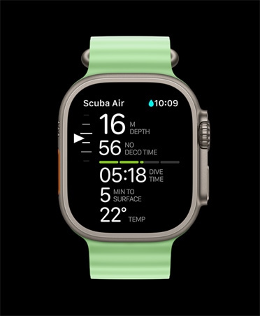 ساعة Apple Watch Ultra 3، لون طبيعي، إطار تيتانيوم، قياسات الغوص في تطبيق +Oceanic، العمق، الوقت في عمق محدد، وقت الغوص، عدد الدقائق للوصول إلى السطح، درجة حرارة الماء، حزام المحيط، لون أخضر نيون