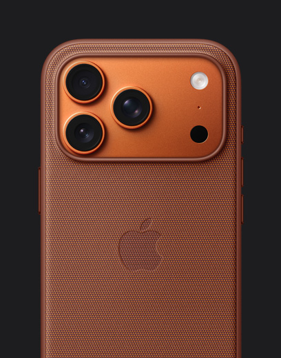 جهاز iPhone 17 Pro، الجزء الخلفي الخارجي، لون برتقالي كوني، حافظة TechWoven بلون برتقالي مع MagSafe